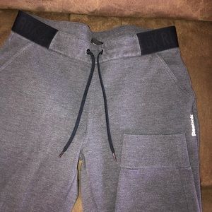 REEBOK SWEATS